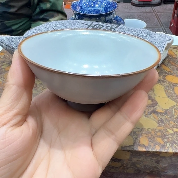 高足汝瓷杯一个，瓷。。。