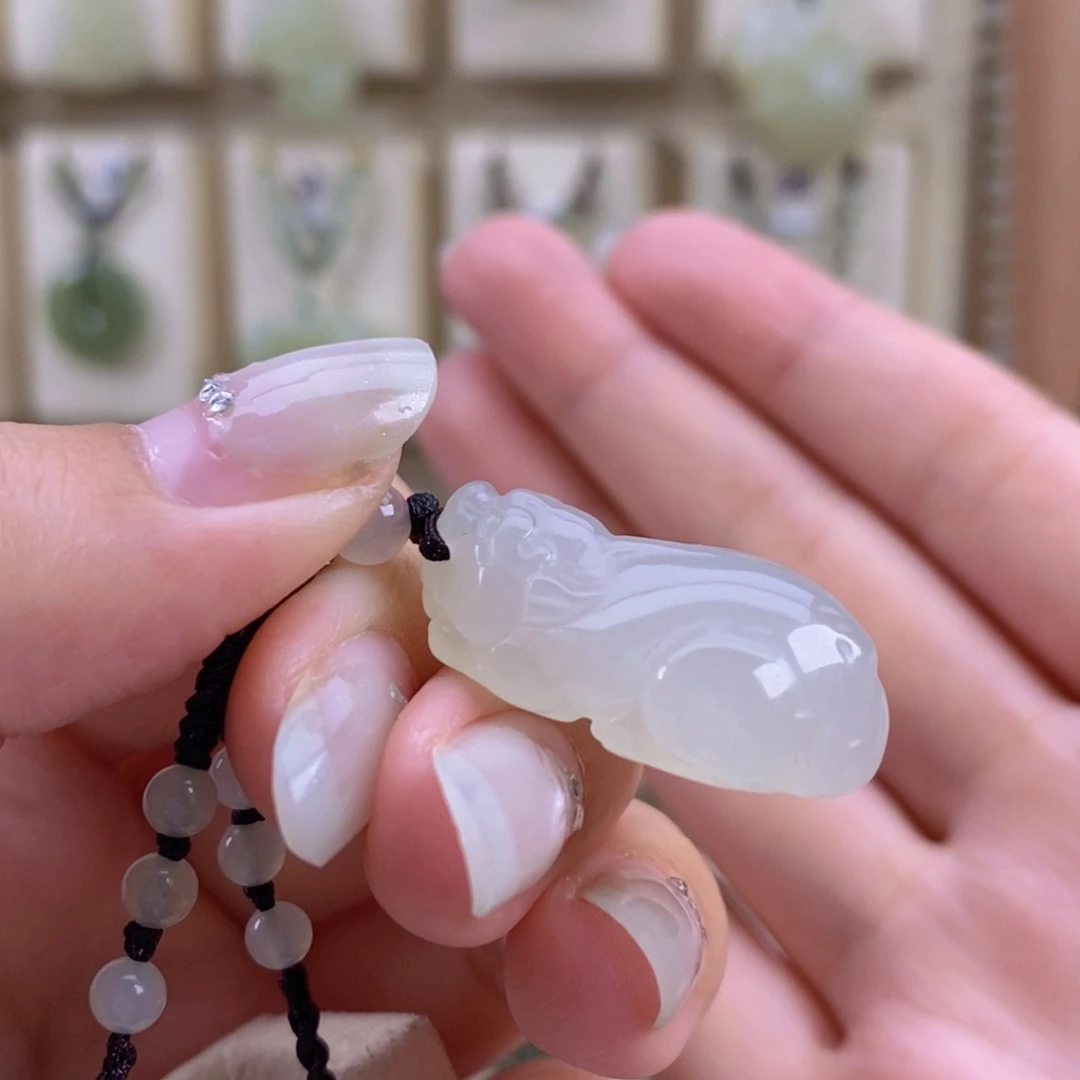 果***宝和田玉未镶嵌颈饰