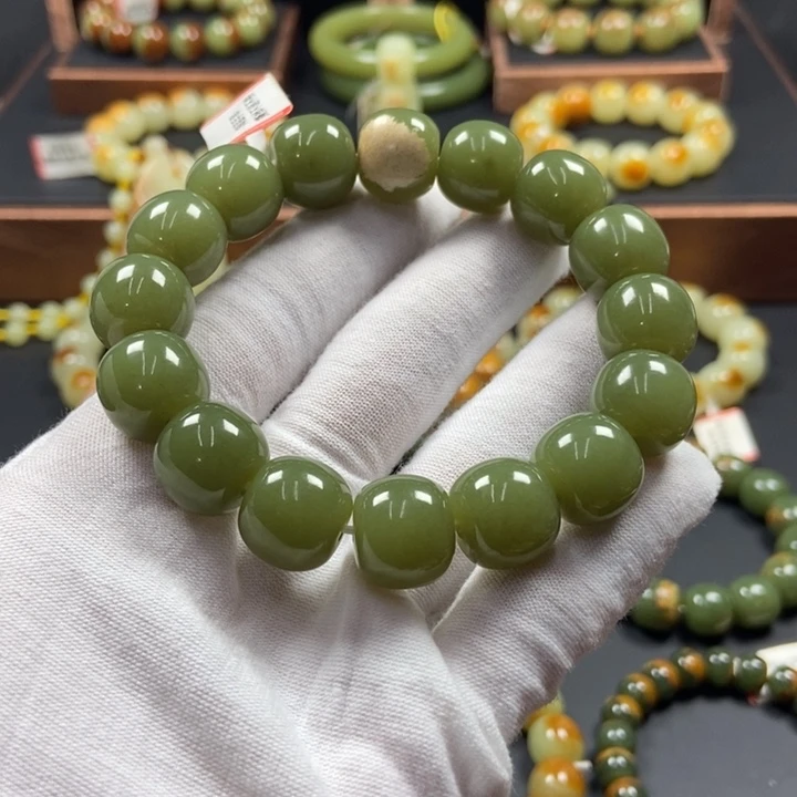 透闪石质玉未镶嵌手链