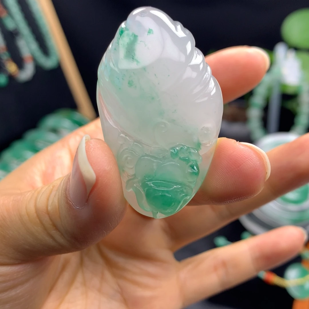 石英质玉未镶嵌颈饰