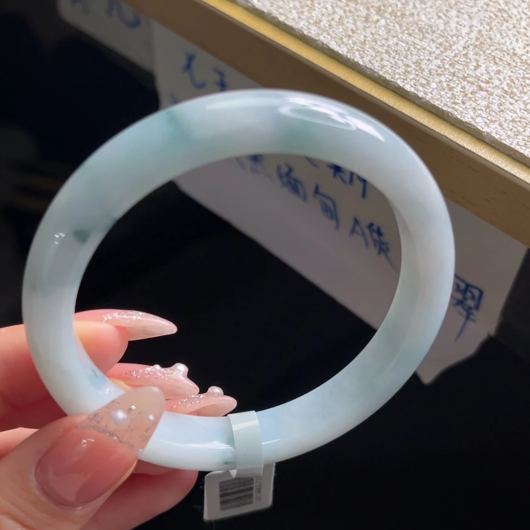 翡翠未镶嵌手镯手镯