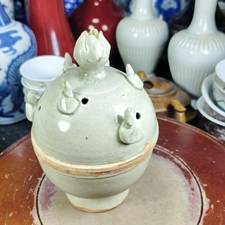 摆件意**在全手工制作的瓷器，