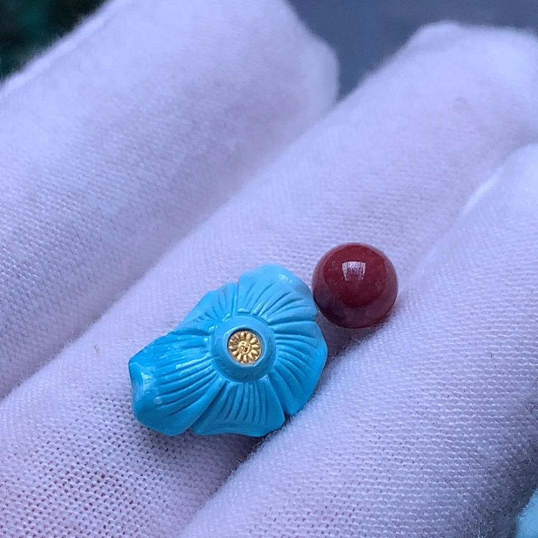 绫***罗未镶嵌南红玛瑙珠宝奇石