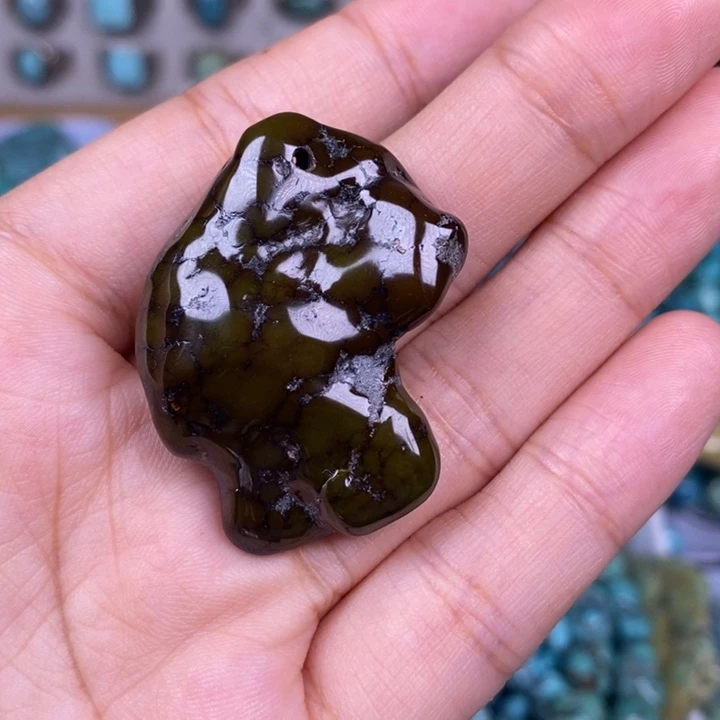 未镶嵌绿松石颈饰