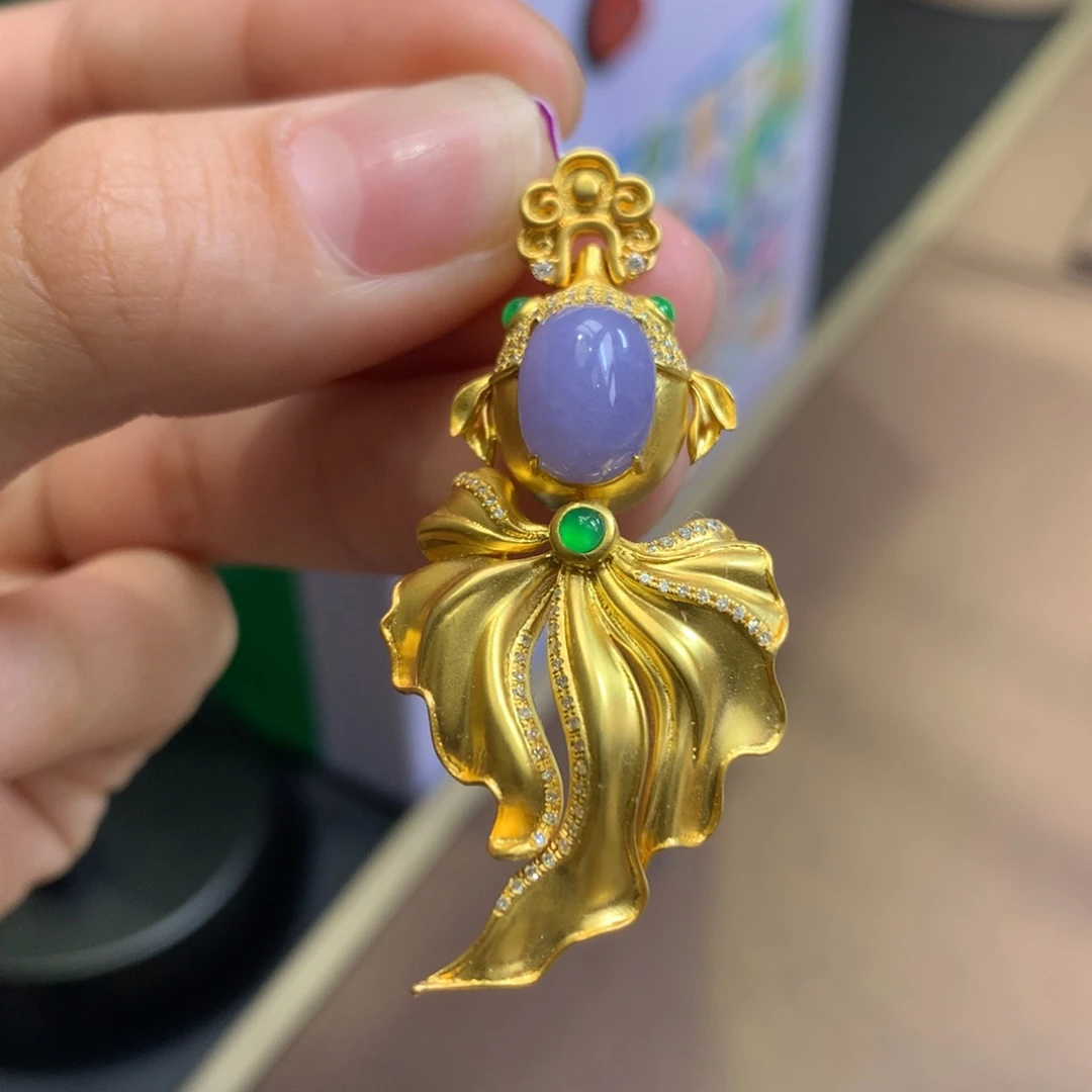 翡翠18K金镶嵌颈饰翡翠