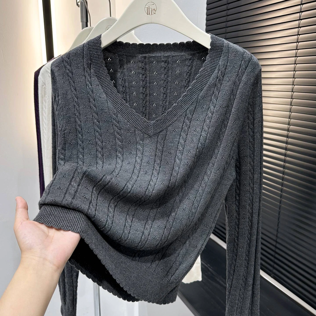 灰色设计感V领针织上衣女秋冬新款气质百搭长袖T恤修身别致打底衫