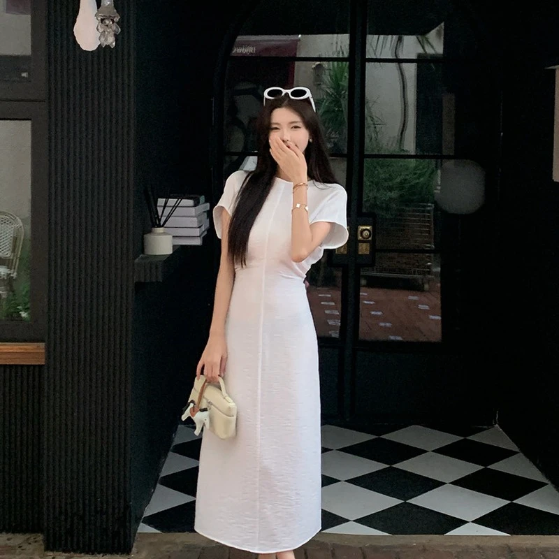 佐佐家小个子圆领简约压褶肌理修身长裙夏季女白色收腰显瘦连衣裙
