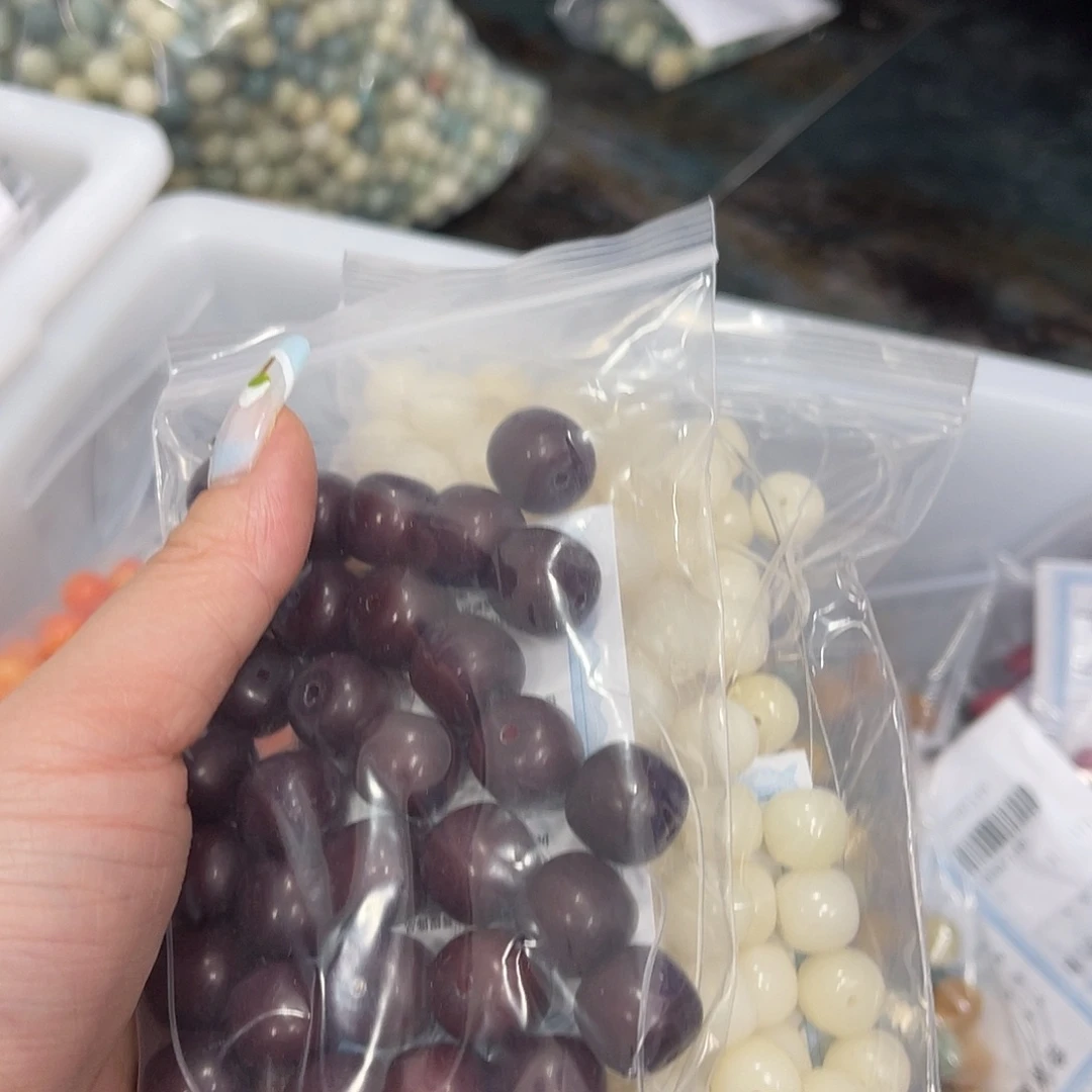 白玉菩提吊坠z微瑕锅底10-11mm/100颗