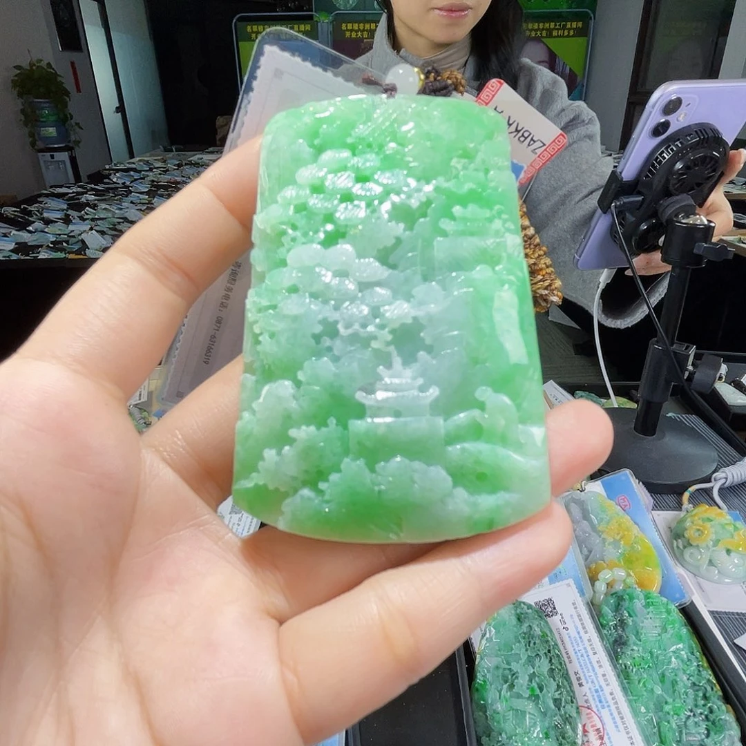 颈饰未镶嵌翡翠一