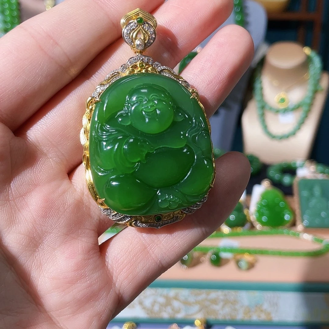 和田玉（碧玉）吊坠18K金镶嵌幸*草
