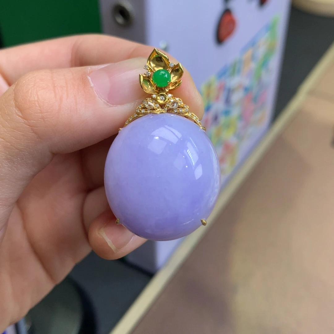 ****&翡翠18K金镶嵌颈饰翡翠