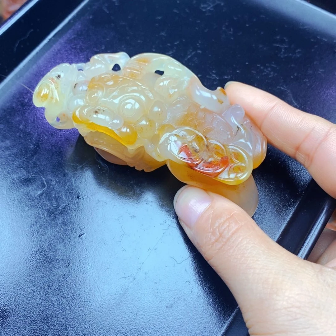 石英质玉（黄龙玉）未镶嵌颈饰