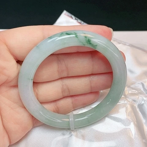 【闪购商品】翡翠手镯未镶嵌圆条52