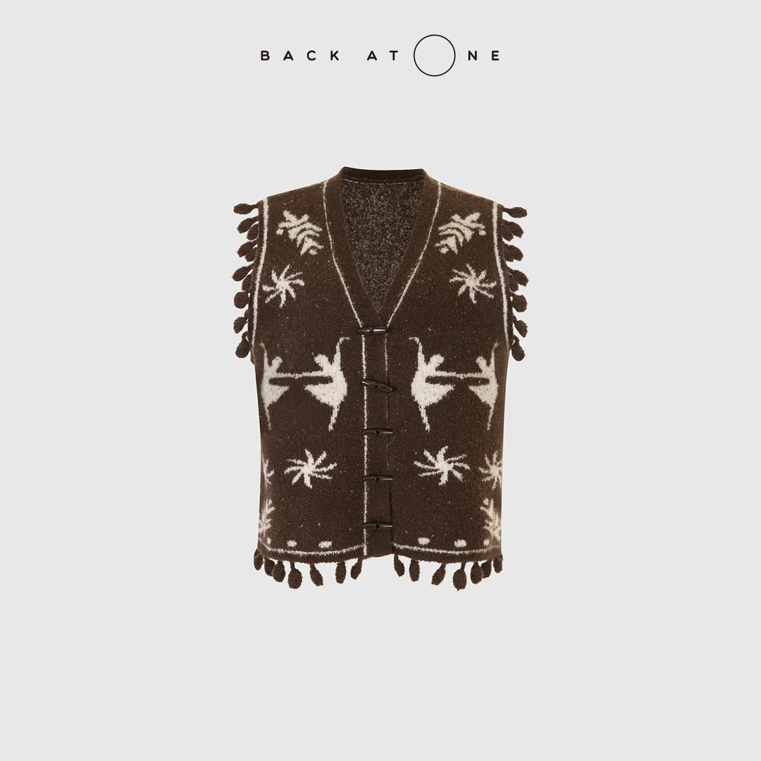BACKATONE“雪季舞会” 提花牦牛绒秋冬咖色针织马甲 BFF-1AE600H-K