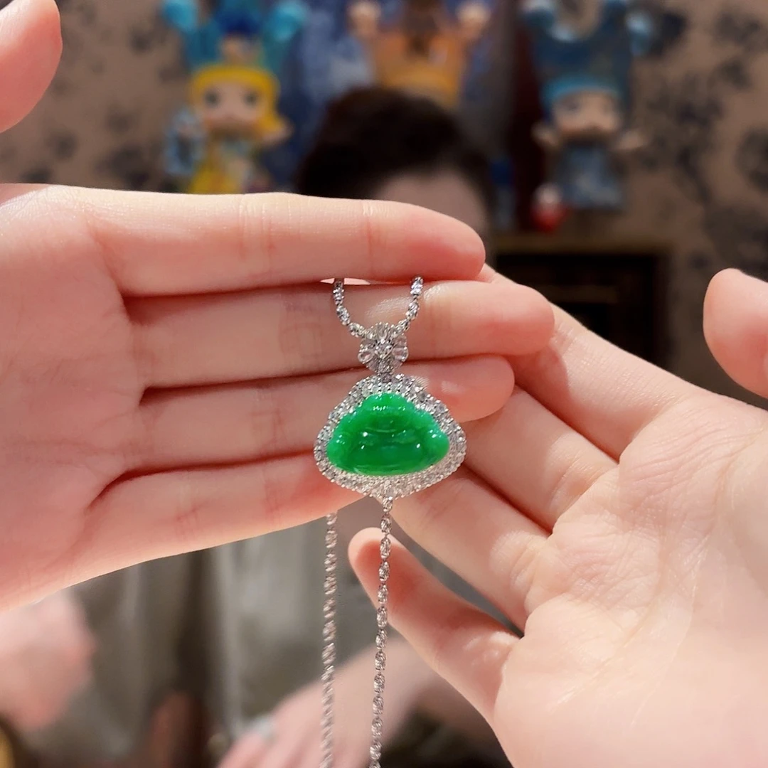 焦***热翡翠18K金镶嵌颈饰颈饰