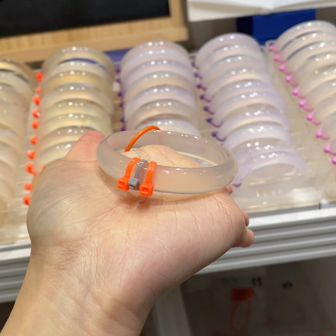 翊***萦玛瑙/玉髓未镶嵌手镯@定向灰冰@【54】