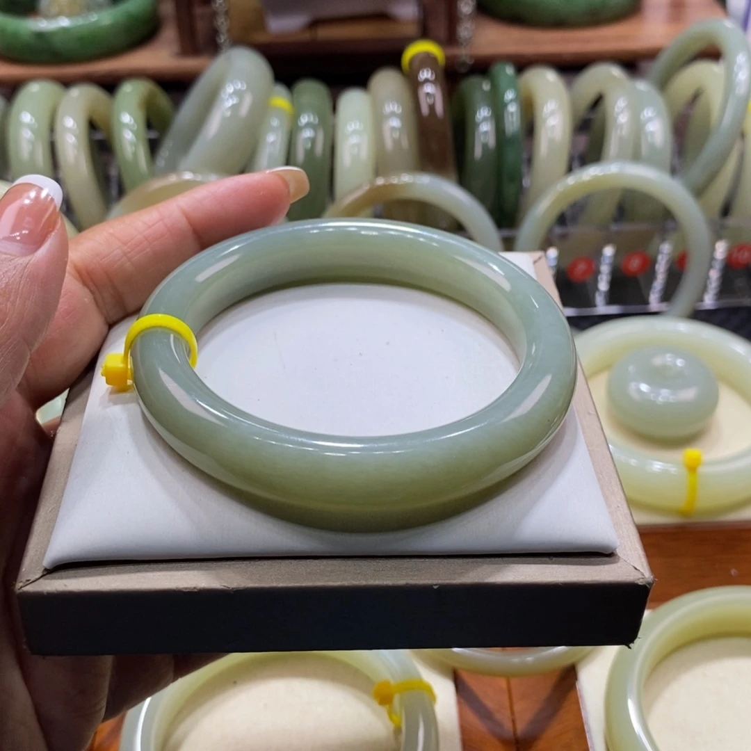 和田玉手镯未镶嵌用****1且末蓝60