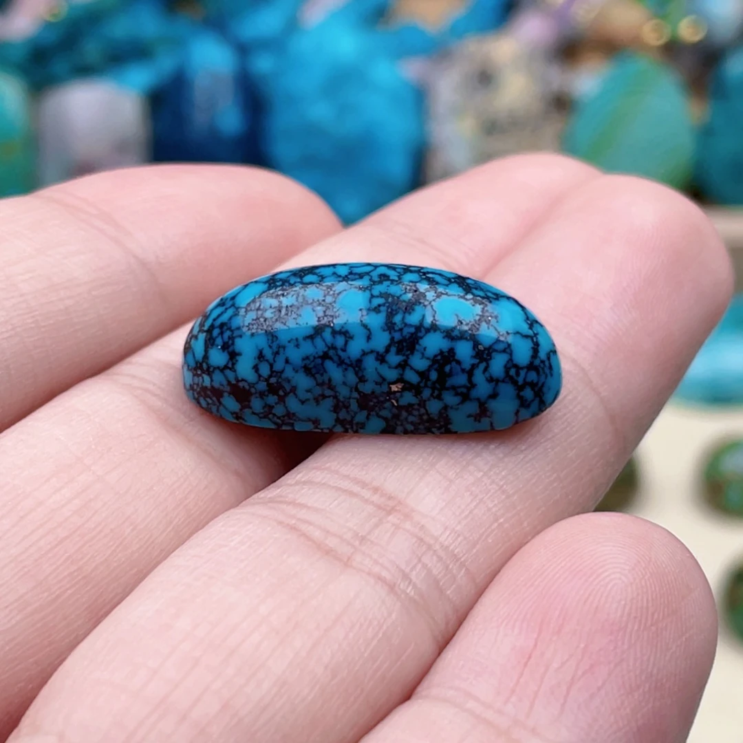 绿松石未镶嵌珠宝奇石8x12x26mm