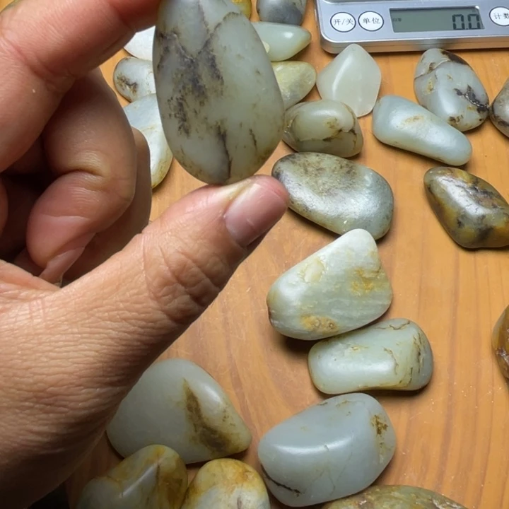 和田玉未镶嵌珠宝半成品