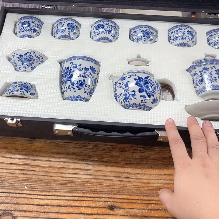 孤品茶具套装等。