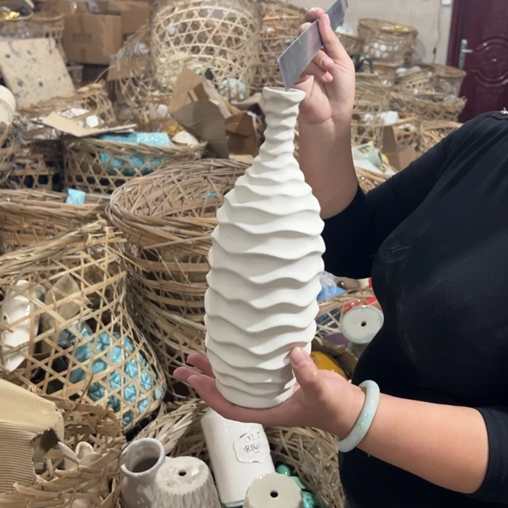 瓶高度29厘米口径3厘米微瑕捡漏