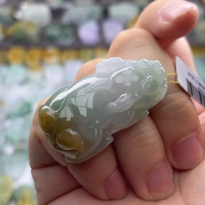 翡翠颈饰未镶嵌貔貅