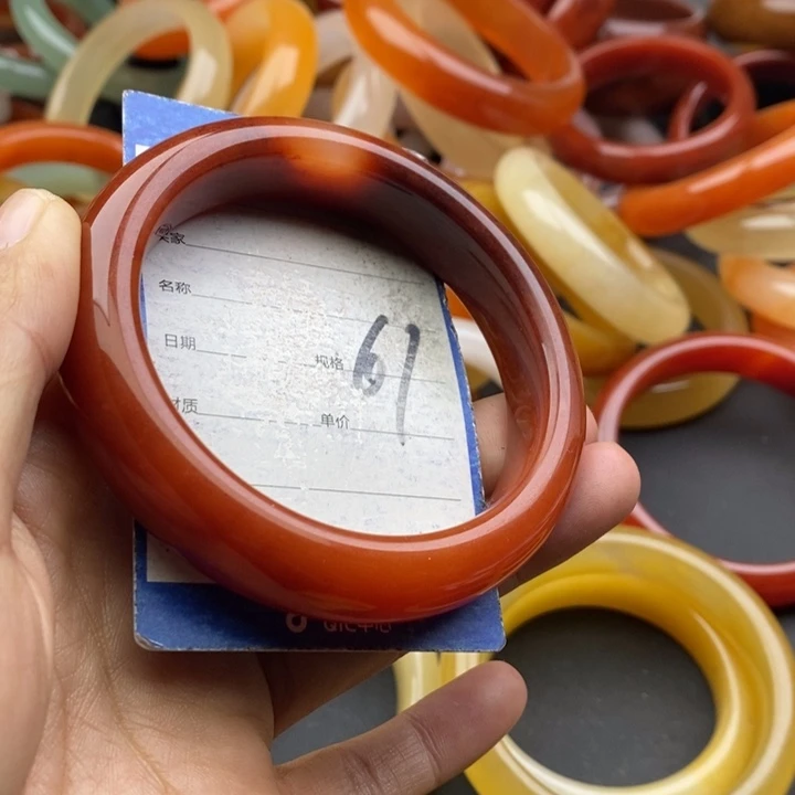 未镶嵌手镯石英质玉