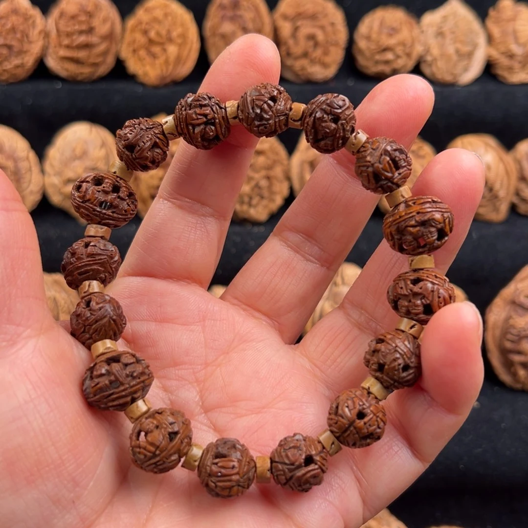 吊坠桃核桃核雕刻，