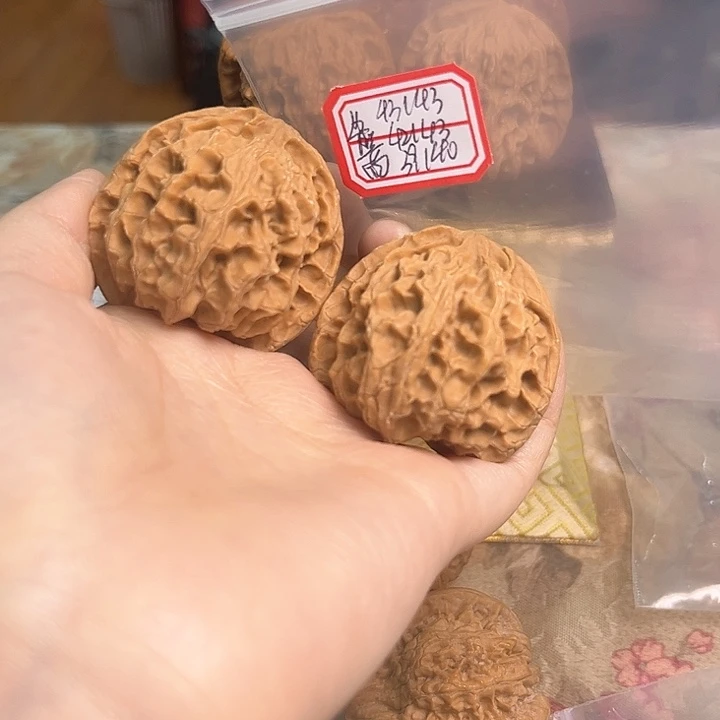 文玩核桃把件J**明苹果园有修