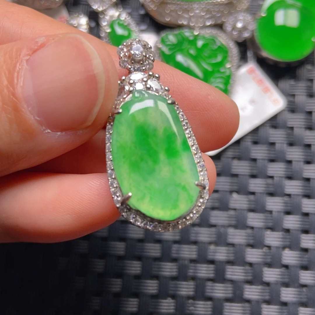 翡翠银S925镶嵌颈饰福瓜吊坠