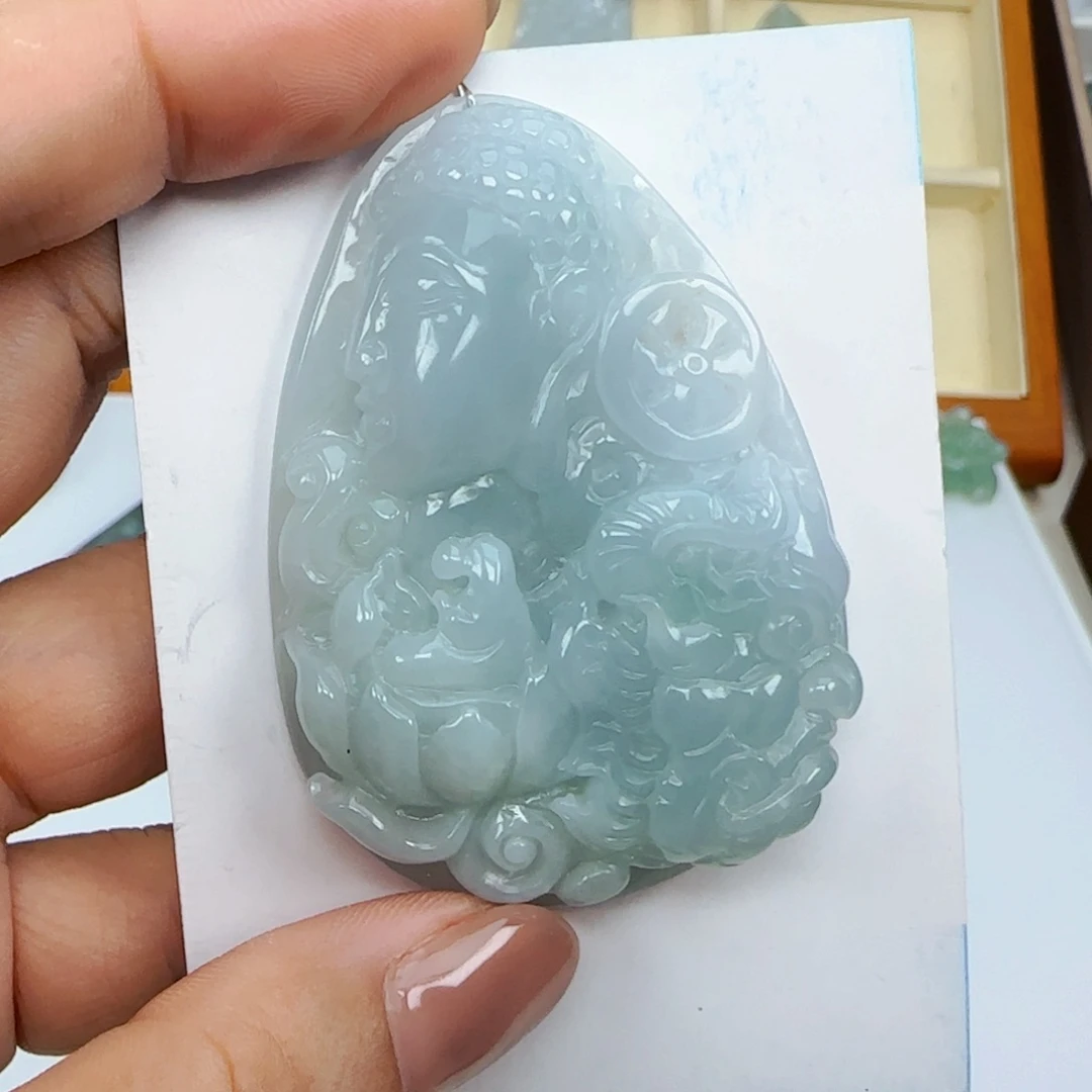 翡翠未镶嵌颈饰
