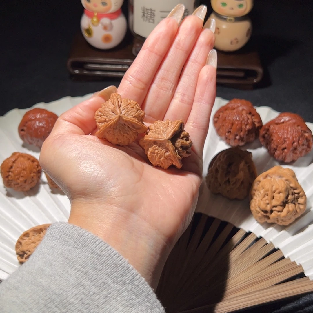 以***⁸文玩核桃吊坠32三棱