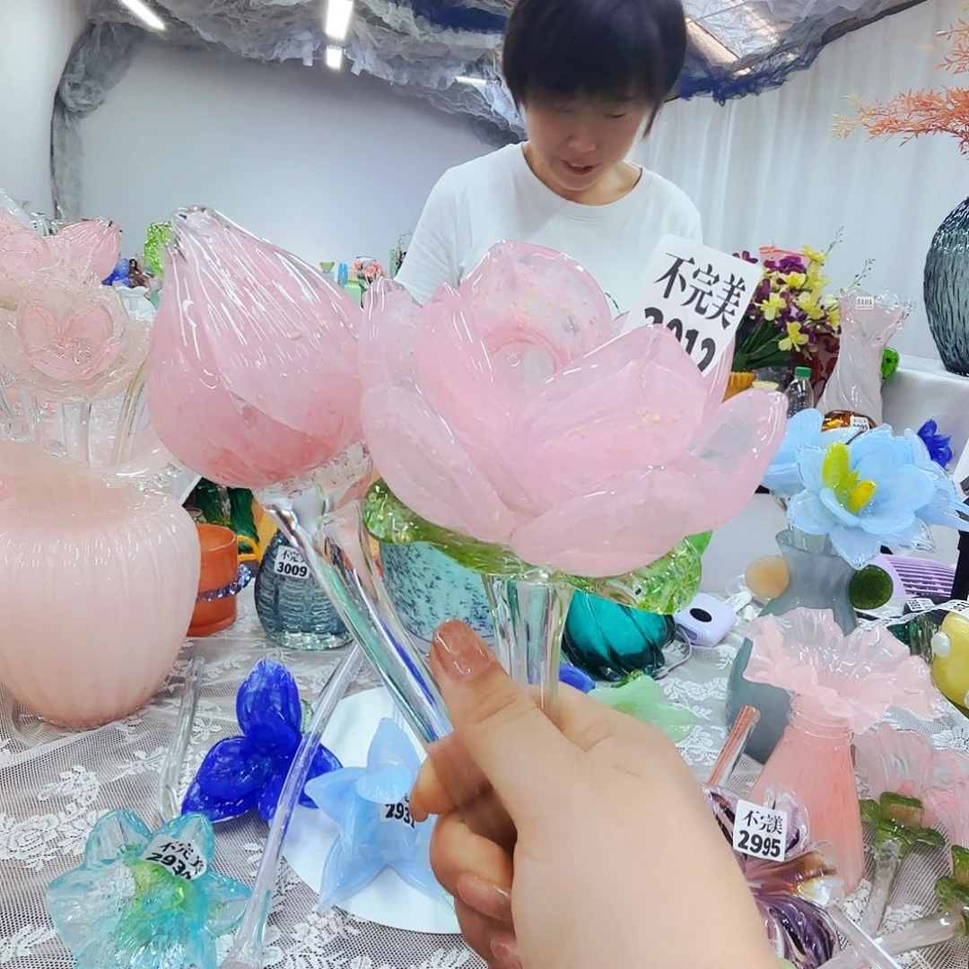 两朵夜光瑕琉璃花瓶艺术品