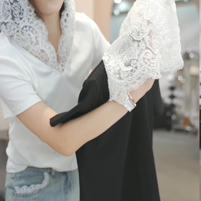 现货【春满人间】2025早春新款休闲蕾丝拼接连帽短袖上衣T恤女3029