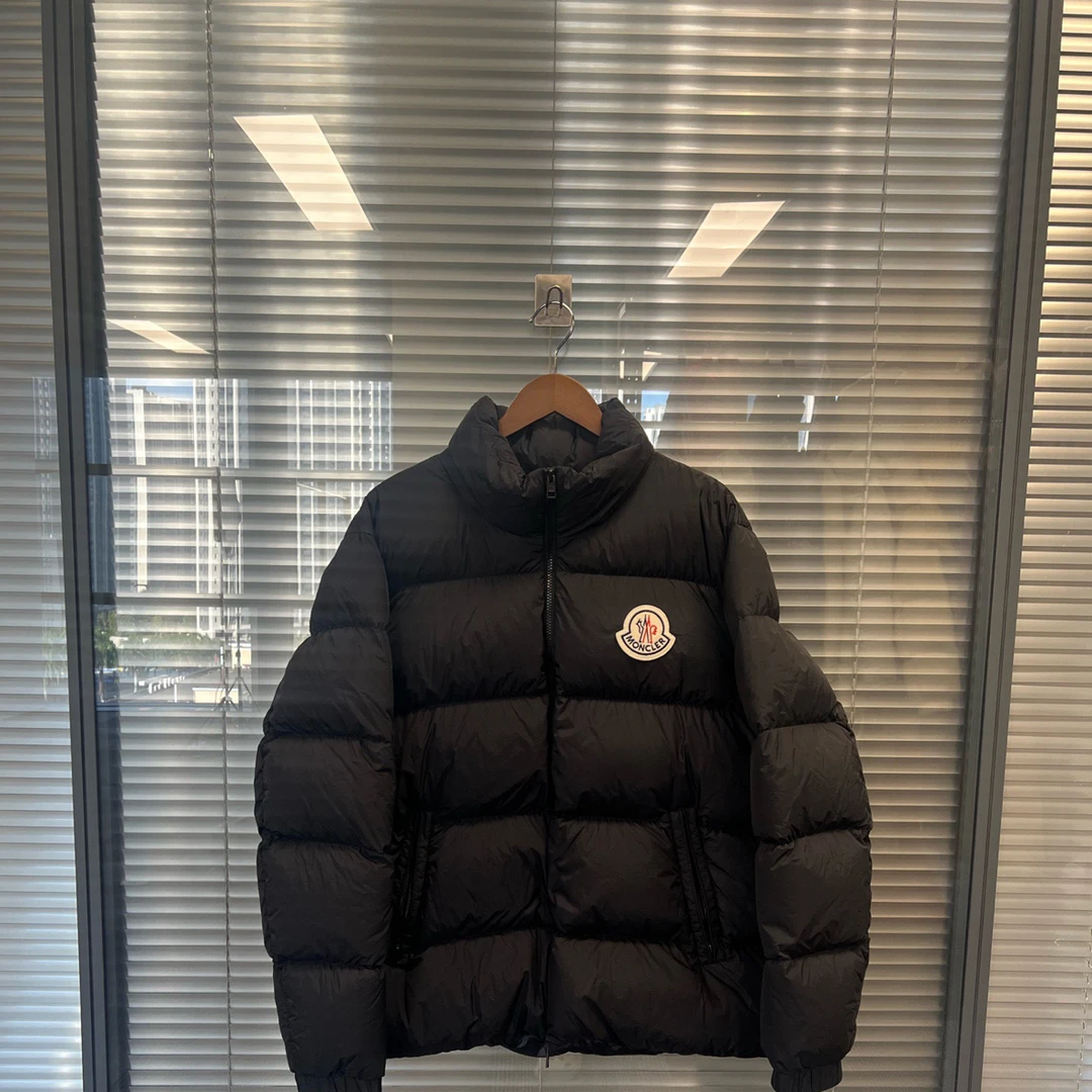 99新 MONCLER 黑色雾面羽绒服 Citala系 99新 4码 #ll6595