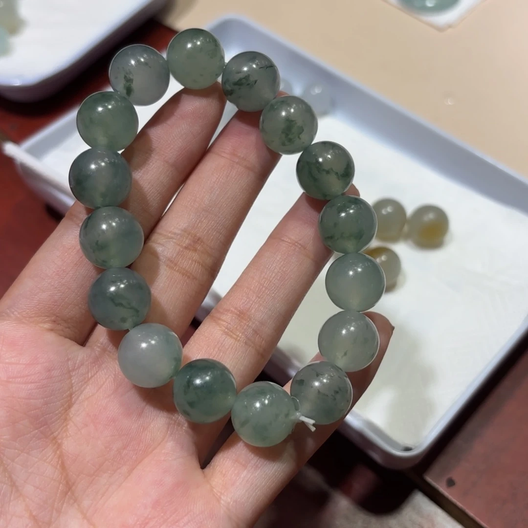 定制翡翠未镶嵌手串