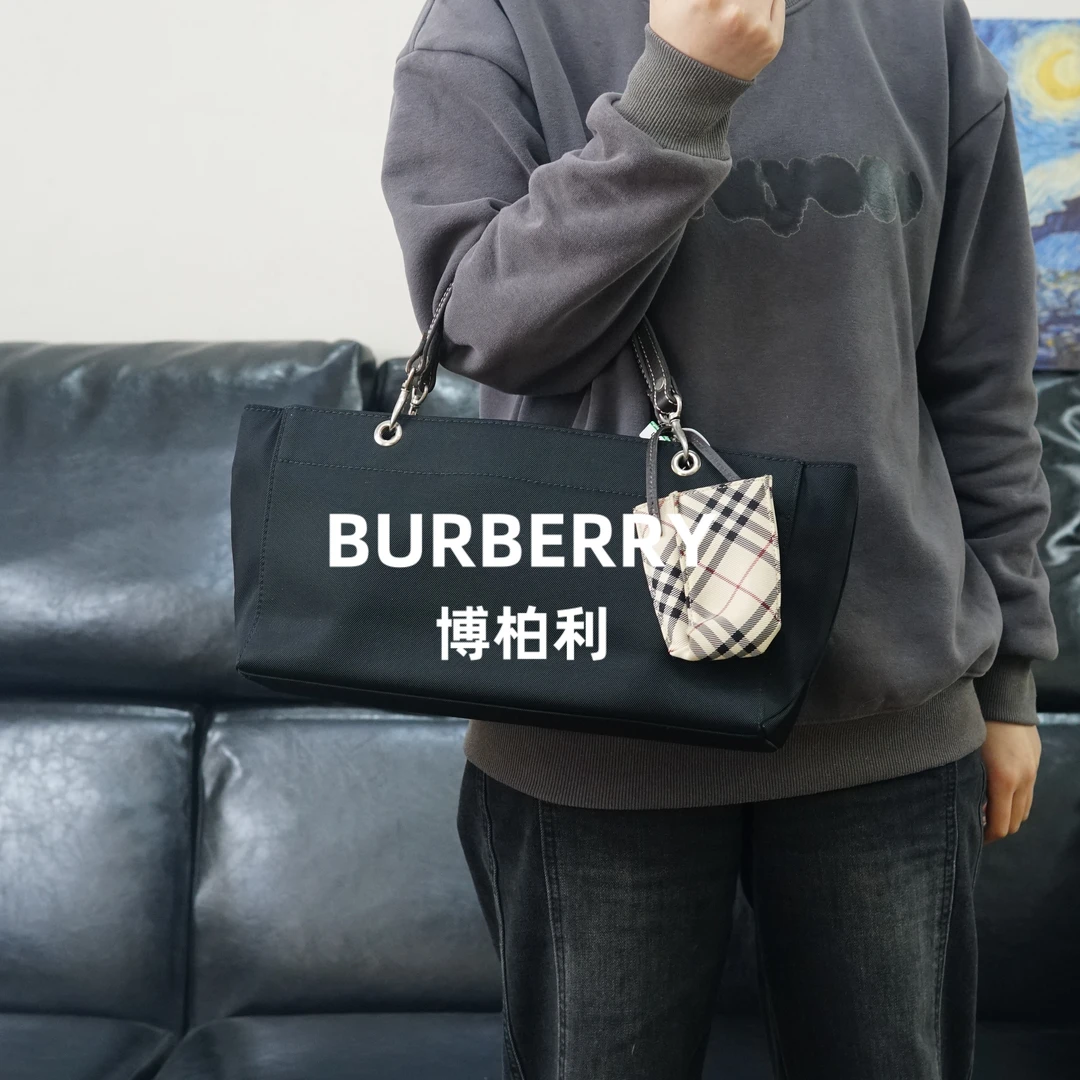 95新 BURBERRY/博柏利 黑色手提包/JJ02506507/6507