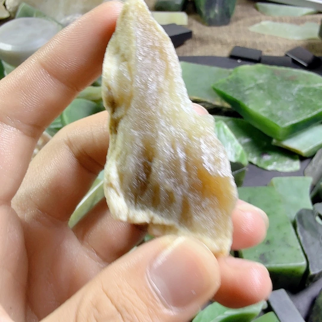 和田玉（糖玉）未镶嵌挂件