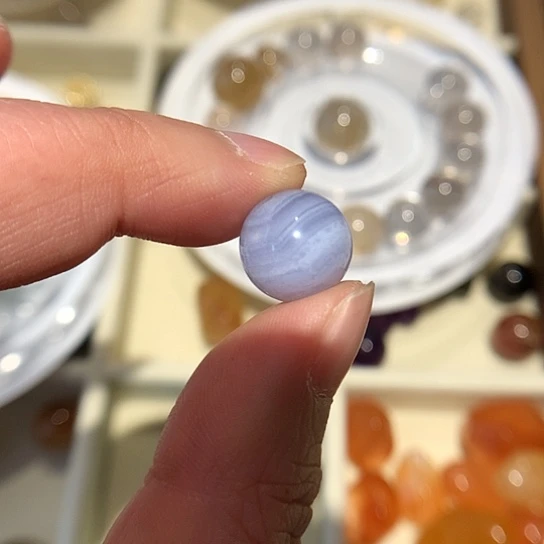 水晶手链未镶嵌小****?