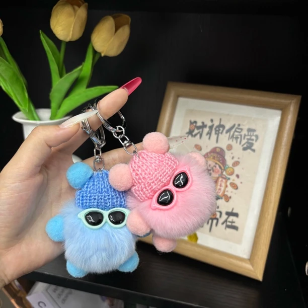 可爱毛绒獭兔小煤球钥匙扣简约少女心公仔挂饰学生闺蜜包包挂件
