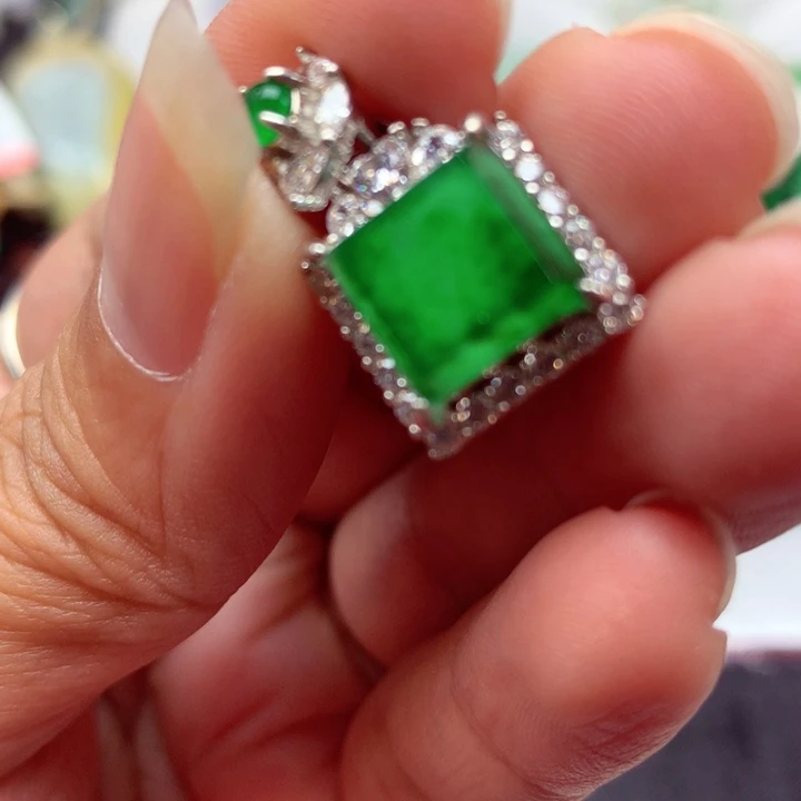 翡翠银S925镶嵌颈饰翡翠