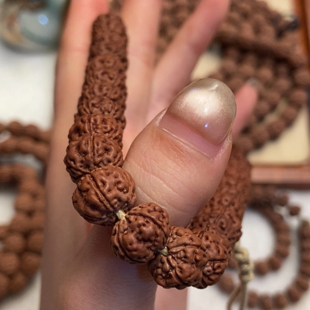 啊***哈金刚菩提吊坠纯血老树王手持