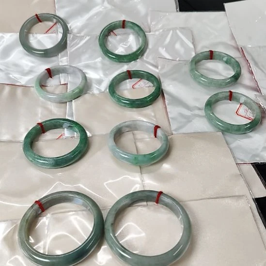翡翠未镶嵌手镯天然翡翠A货手镯