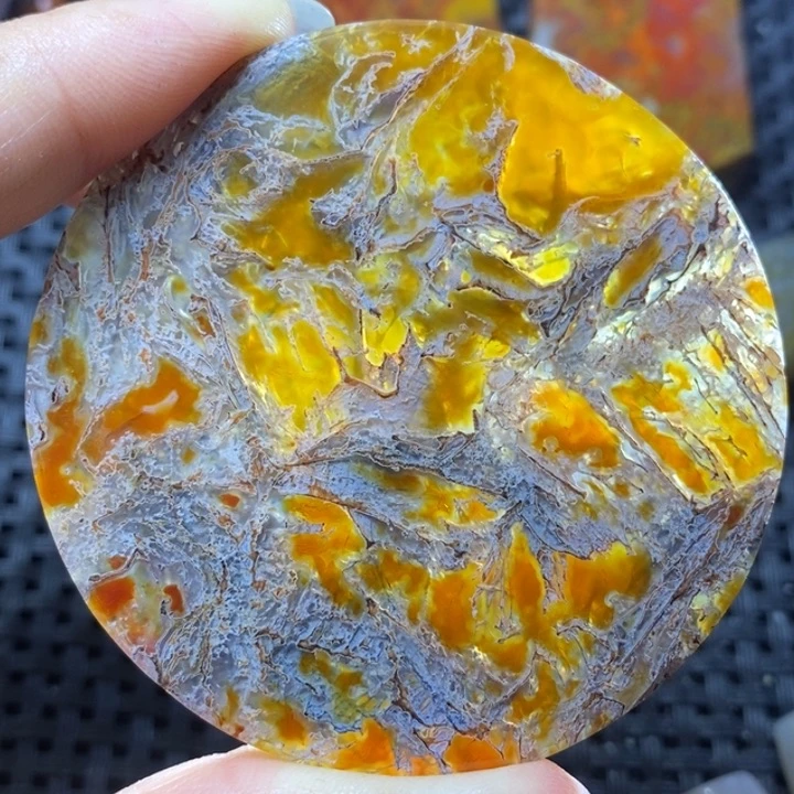 未镶嵌颈饰玛瑙/玉髓风**?