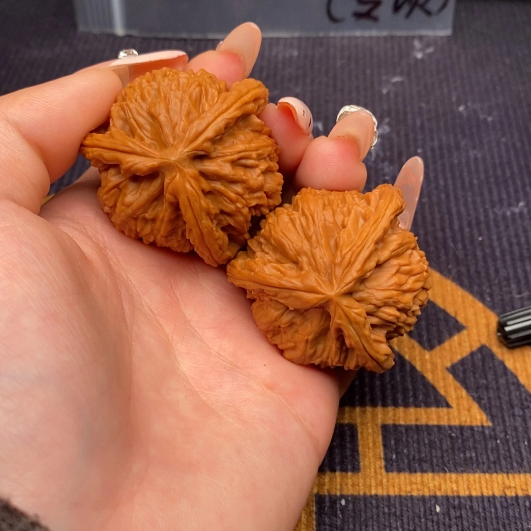 笑***笑文玩核桃吊坠白狮子