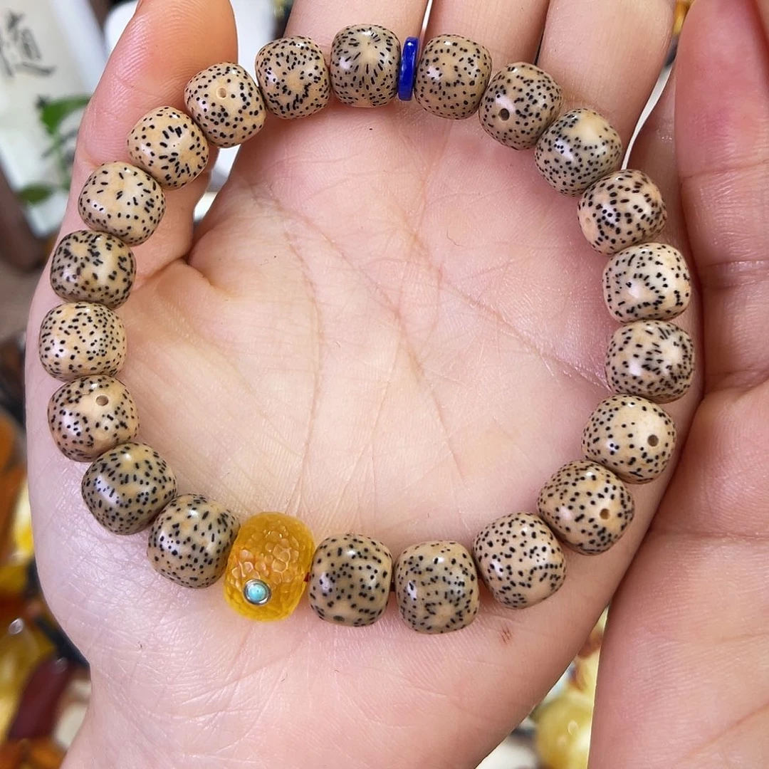 琥珀珠宝奇石未镶嵌，