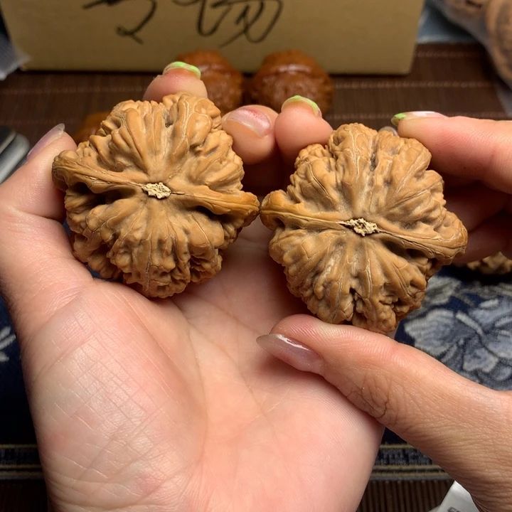 吊坠文玩核桃梦**吨粗筋