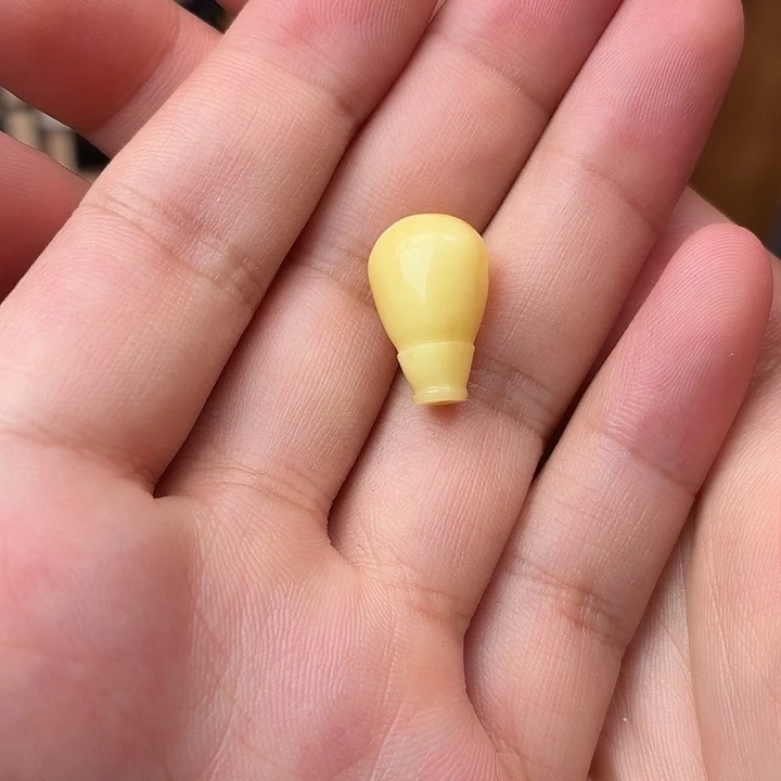 琥珀未镶嵌裸石11.5mm三通1号