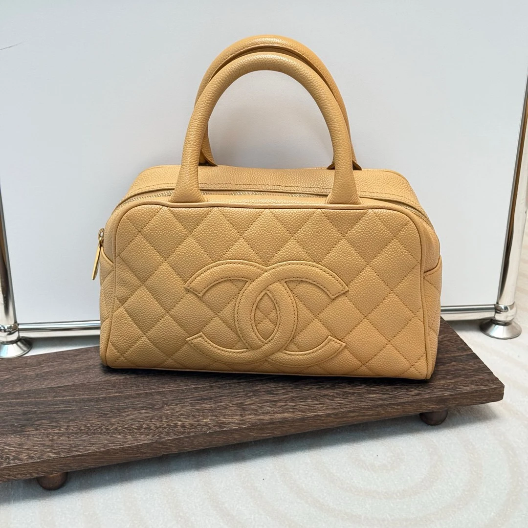 95新 Chanel/香奈儿 奶茶色 鱼子酱牛皮 保龄球小号/630885661