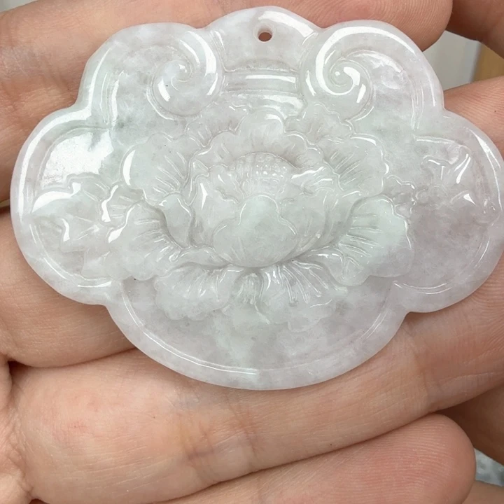翡翠挂件未镶嵌翡翠